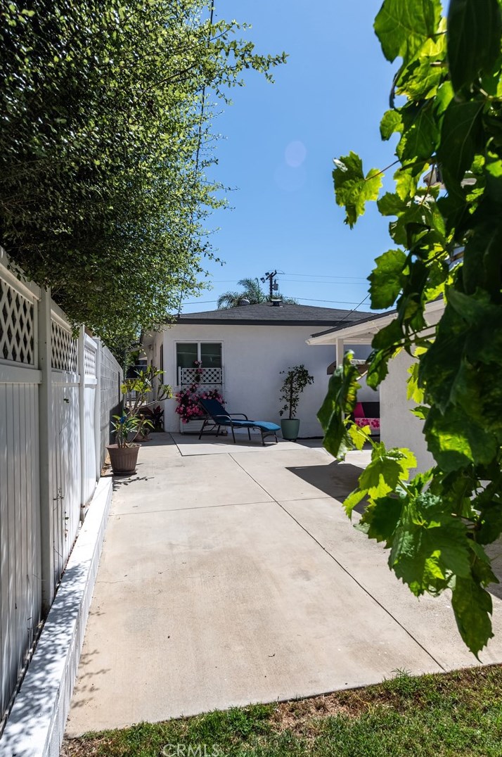 841 Penn St, El Segundo CA 90245-3025 exterior