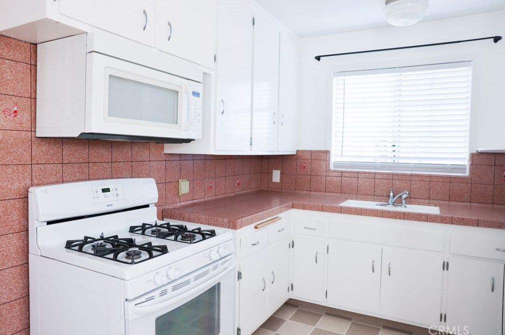 4207 Artesia Blvd, Torrance CA  90504-3105 exterior