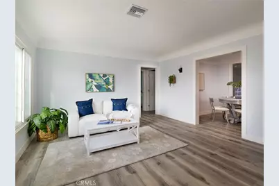 5451 W 117th Street, Hawthorne, CA 90304 - Photo 3