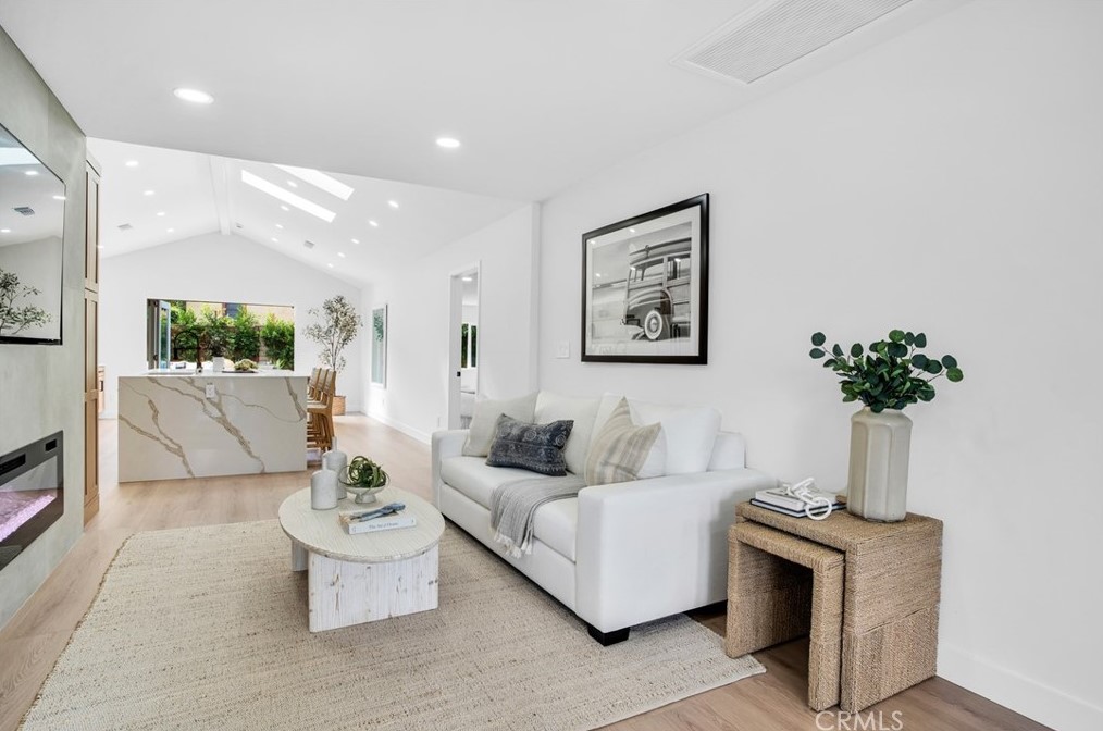 1209 Frd Ave, Redondo Beach CA  90278-4023 exterior