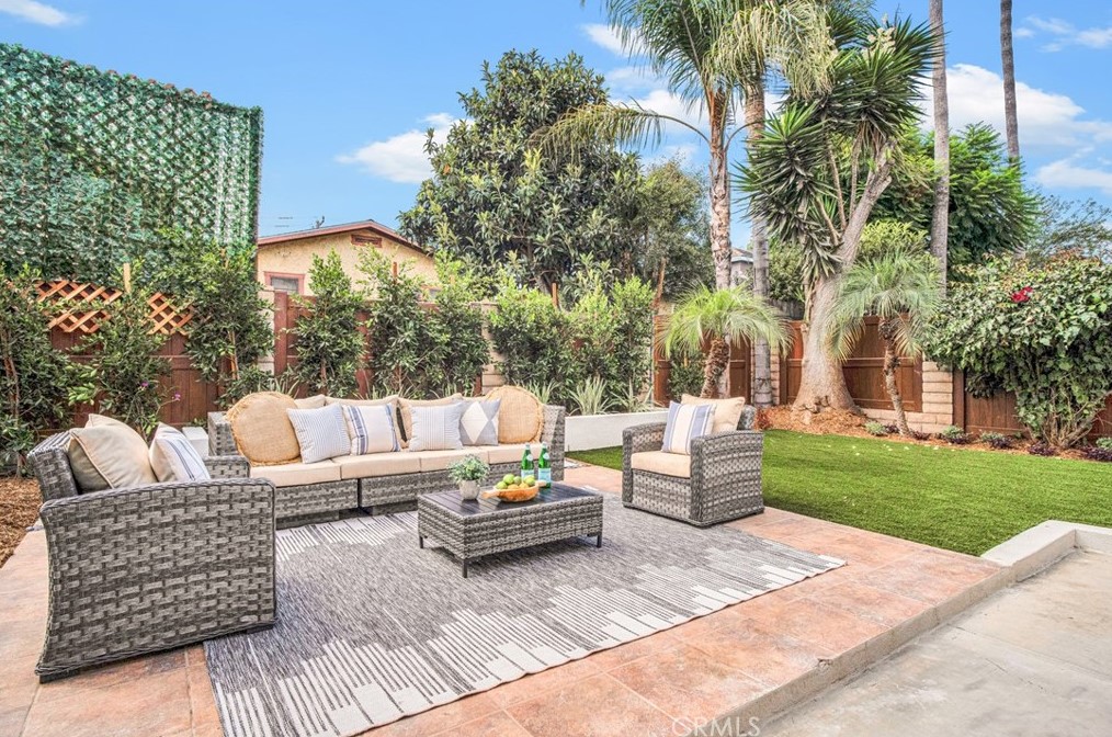 1209 Frd Ave, Redondo Beach CA  90278-4023 exterior