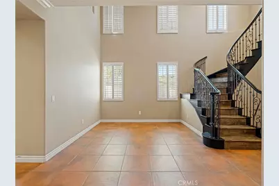 28304 Lorita Lane, Saugus, CA 91350 - Photo 5