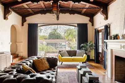 7 37th Place, Long Beach, CA 90803 - Photo 1