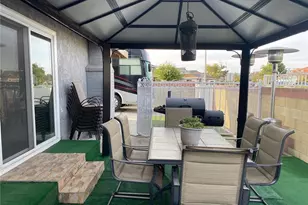 879 E Turmont St, Carson, CA 90746 - Photo 15