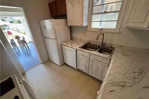 218 N Broadway, Redondo Beach, CA 90277 - Photo 21