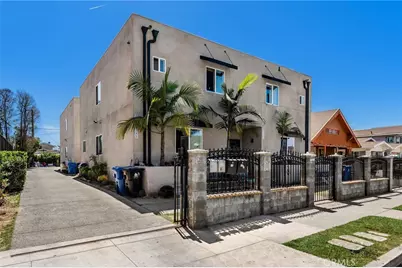 816 W 47th Street, Los Angeles, CA 90037 - Photo 1