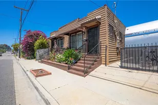 2289 W 29th Pl, Los Angeles, CA 90018 - Photo 17