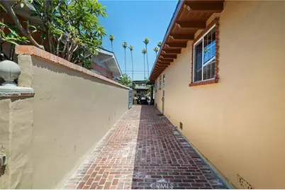 1729 W 51st Place, Los Angeles, CA 90062 - Photo 35