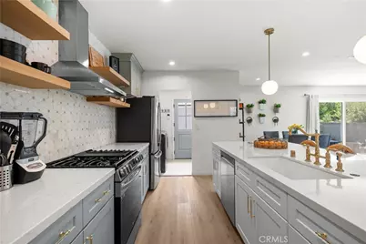 8054 Cedros Avenue, Panorama City, CA 91402 - Photo 9