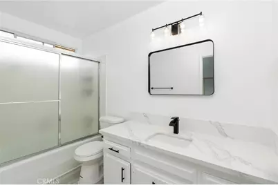 935 W 10th St, San Pedro, CA 90731 - Photo 23