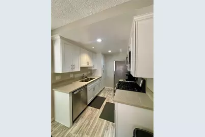 8020 Langdon Avenue #208, Van Nuys, CA 91406 - Photo 7