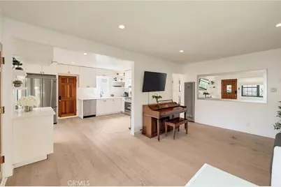 207 S Aviation Boulevard, Manhattan Beach, CA 90266 - Photo 1