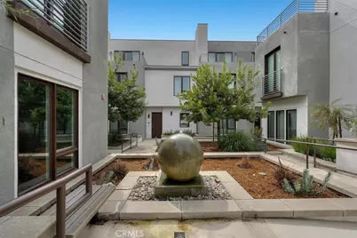 719 S Marengo Avenue #6, Pasadena, CA 91106 - Photo 1