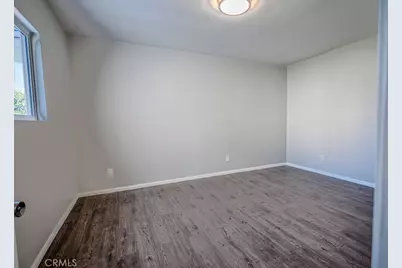 827 E 103rd Place, Los Angeles, CA 90002 - Photo 9
