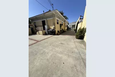 717 E 24th Street, Los Angeles, CA 90011 - Photo 3
