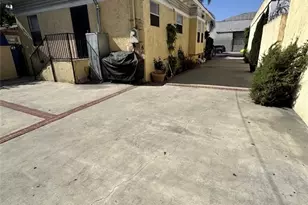 717 E 24th St, Los Angeles, CA 90011 - Photo 3
