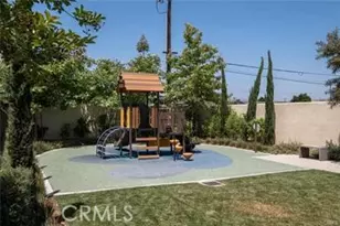 1950 N Bloom Dr, Compton, CA 90222 - Photo 5