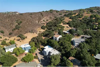 20906 Almazan, Woodland Hills, CA 91364 - Photo 45