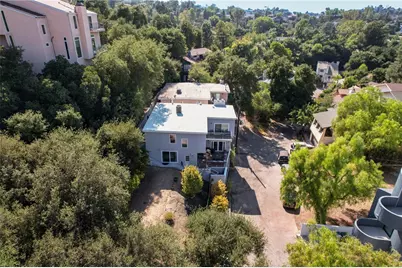 20906 Almazan, Woodland Hills, CA 91364 - Photo 39