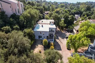 20906 Almazan, Woodland Hills, CA 91364 - Photo 39