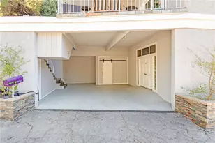 20906 Almazan, Woodland Hills, CA 91364 - Photo 33