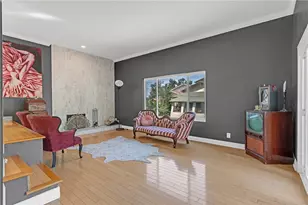 20906 Almazan, Woodland Hills, CA 91364 - Photo 5