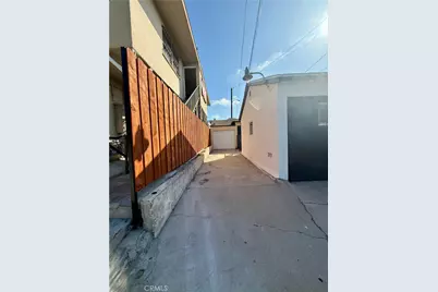 107 W Fairview Blvd, Inglewood, CA 90302 - Photo 19