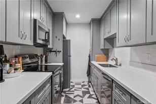 2345 Roscomare, Los Angeles, CA 90077 - Photo 23