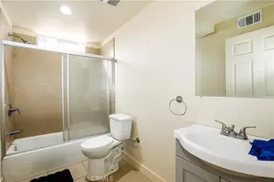 844 W 78th St, Los Angeles, CA 90044 - Photo 35