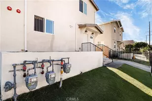 844 W 78th St, Los Angeles, CA 90044 - Photo 39