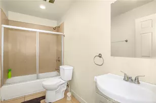 844 W 78th St, Los Angeles, CA 90044 - Photo 21