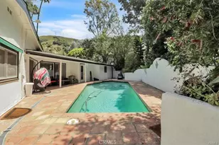 9466 Hidden Valley Pl, Beverly Hills, CA 90210 - Photo 19