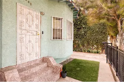 240 E 56th Street, Los Angeles, CA 90011 - Photo 3