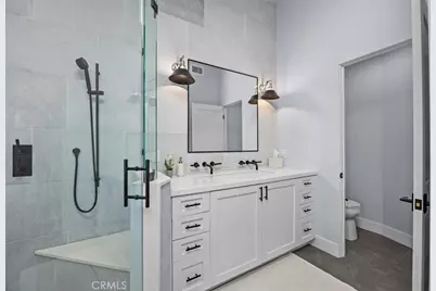 1400 17th Street, Manhattan Beach, CA 90266 - Photo 25
