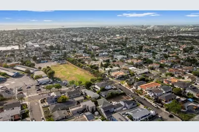 1400 17th Street, Manhattan Beach, CA 90266 - Photo 59