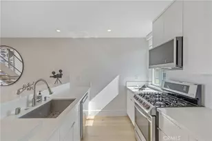 30 Reef St, Marina del Rey, CA 90292 - Photo 21