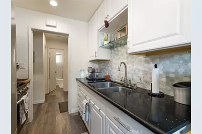 7019 Ramsgate Avenue, Los Angeles, CA 90045 - Photo 9