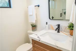 528 Westminster Ave, Venice, CA 90291 - Photo 17