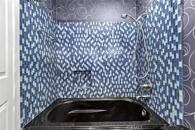 1045 N Kings Road #105, West Hollywood, CA 90069 - Photo 19