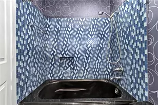 1045 N Kings Road, West Hollywood, CA 90069 - Photo 19