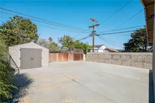 857 E 109th, Los Angeles, CA 90059 - Photo 23
