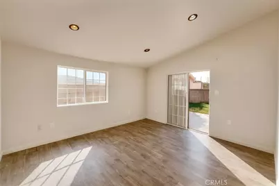 1049 Sanford Avenue, Wilmington, CA 90744 - Photo 11