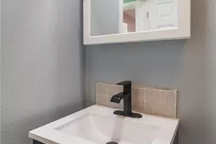 1680 S Rimpau Blvd, Los Angeles, CA 90019 - Photo 11