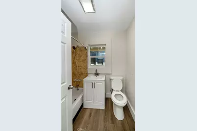 911 W 40th, Los Angeles, CA 90037 - Photo 11