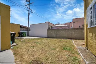 1054 W 81st Pl, Los Angeles, CA 90044 - Photo 25