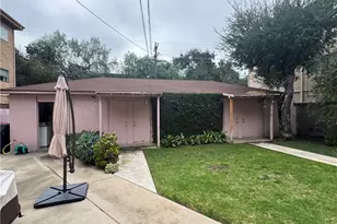 12944 Riverside Dr, Sherman Oaks, CA 91423 - Photo 5