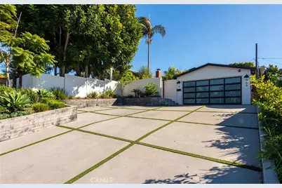 966 Rosecrans Avenue, Manhattan Beach, CA 90266 - Photo 1