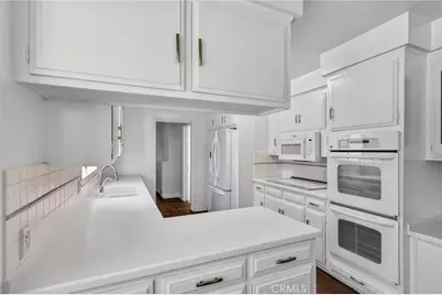 17259 Rayen Street, Sherwood Forest, CA 91325 - Photo 21