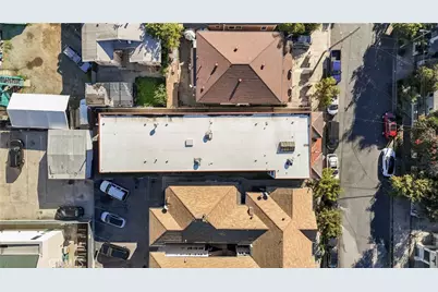 1511 W 11th Place, Los Angeles, CA 90015 - Photo 11