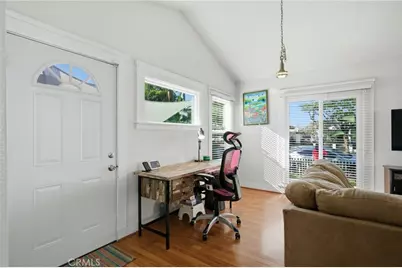 1074 Vina Avenue, Long Beach, CA 90813 - Photo 13